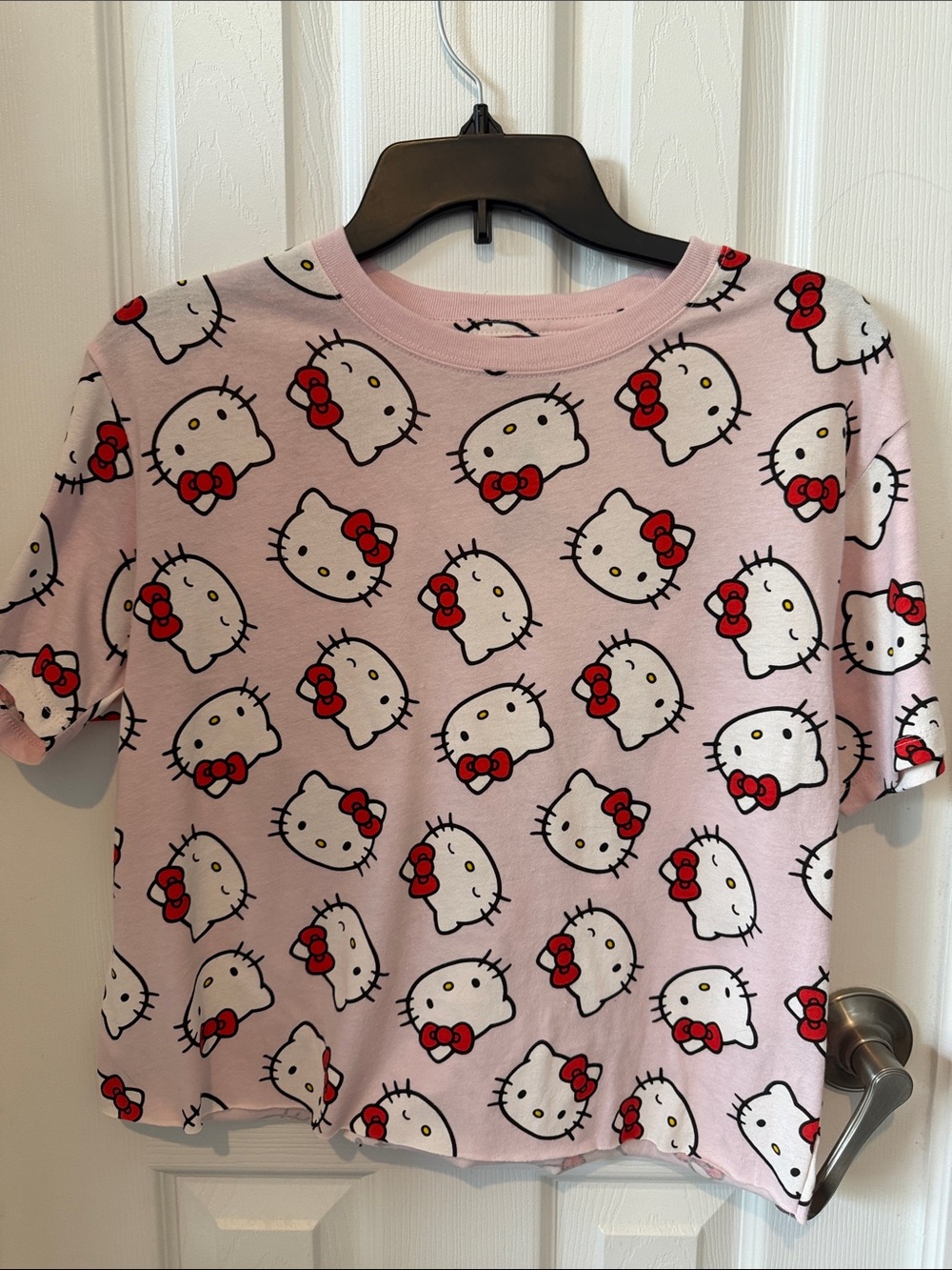 Hello Kitty Light Pink Tee with Red Bow Print NEW WITHOUT TAGS (S)
